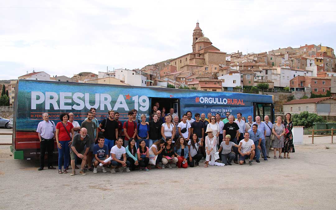 imagen Bus Presura despoblación Oliete | Adrián Monserrate