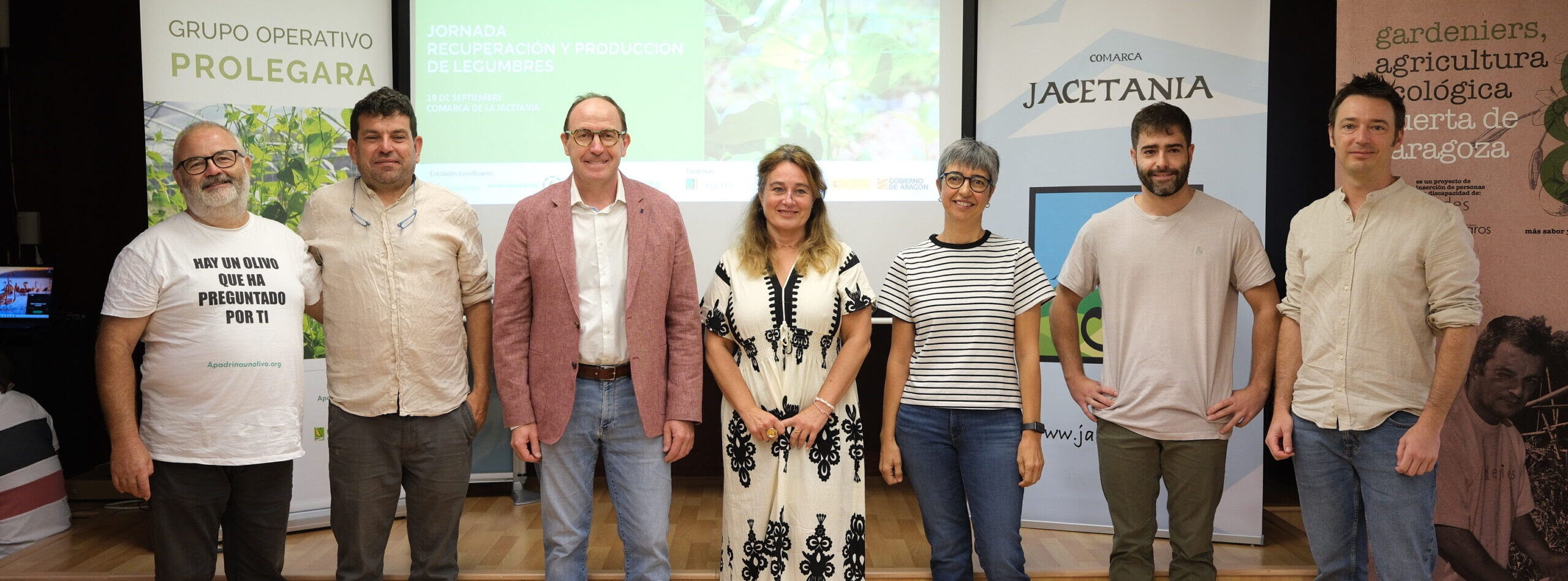 Víctor Vidal, Joaquín Arqué, Ismael Ferrer, Olvido Moratinos, Cristina Mllor, Jon Zuazo y José Alberto López durante las I Jornadas de Legumbres Singulares de Aragón./ Gardeniers